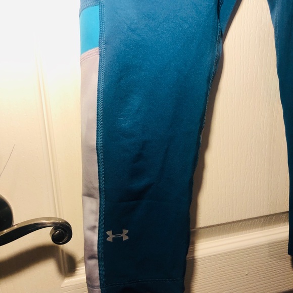 Under Armour Cropped Leggings - Picture 4 of 6